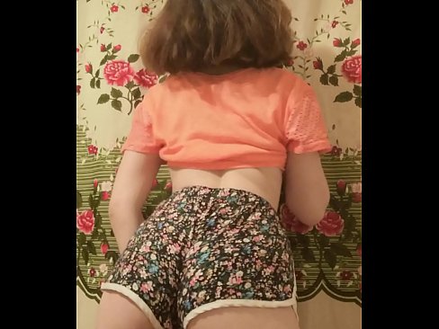 ❤️ Сексуальная юная малышка делает стриптиз снимая свои шортики на камеру ❤❌ Порнуха на нашем сайте sexygirlspics.ru